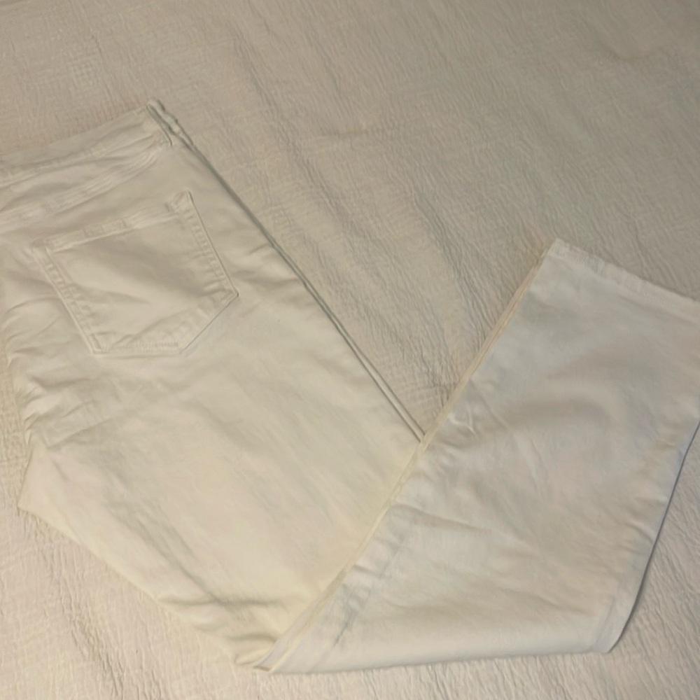 Men’s white denim jeans